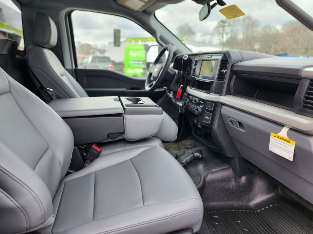 2025 Ford F-550SD XL DRW w/ 12' DynaPro LS Landscape Body