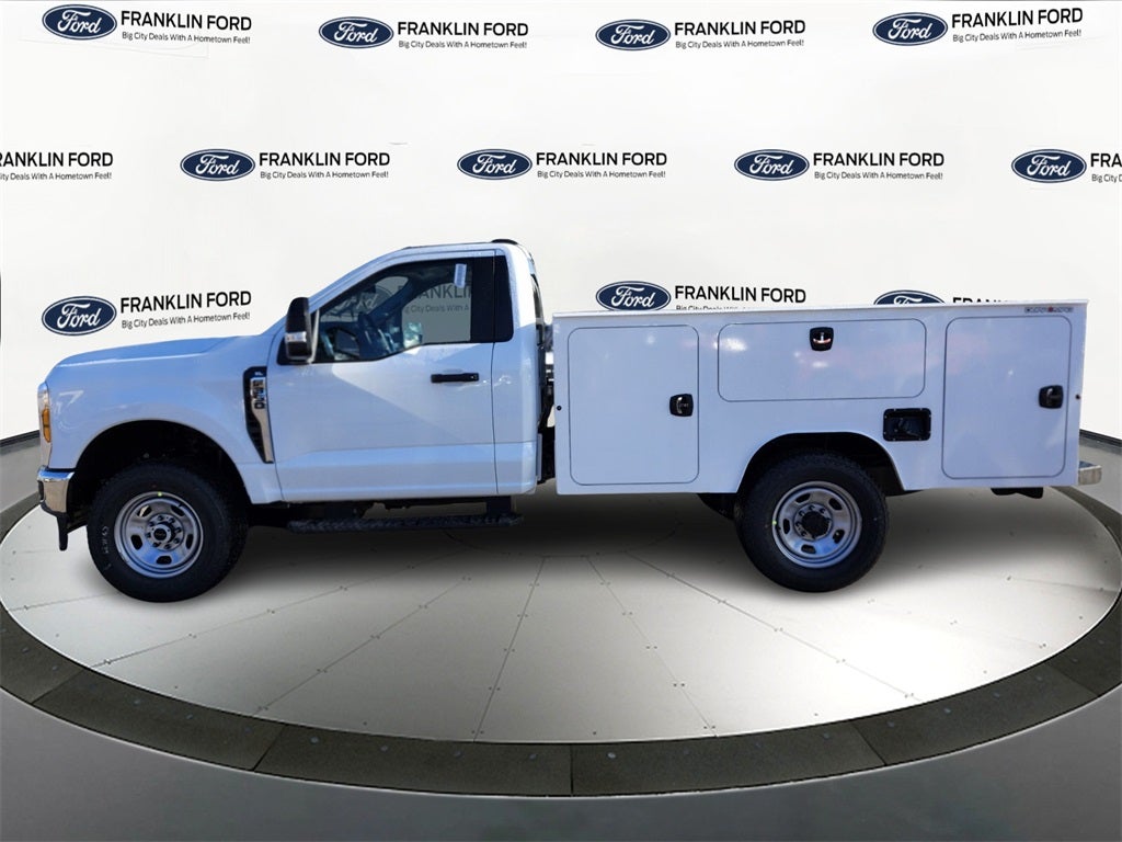2026 Ford F-350SD XL w/ 9' Duramag Aluminum Service Body