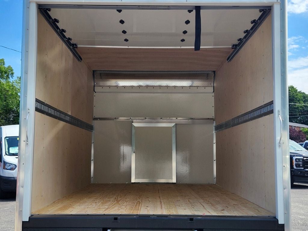 2027 Ford E-350SD Base Cutaway