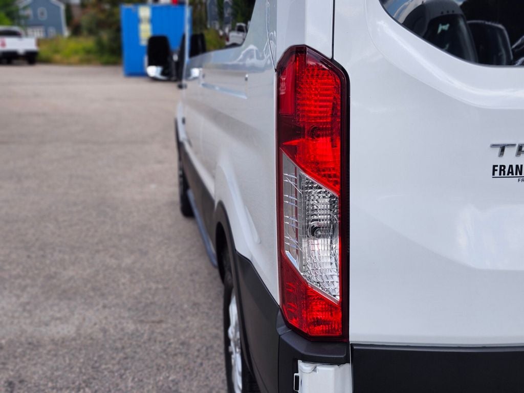 2025 Ford Transit-350 XLT 15 Passenger