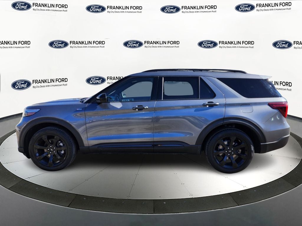 2022 Ford Explorer ST-Line