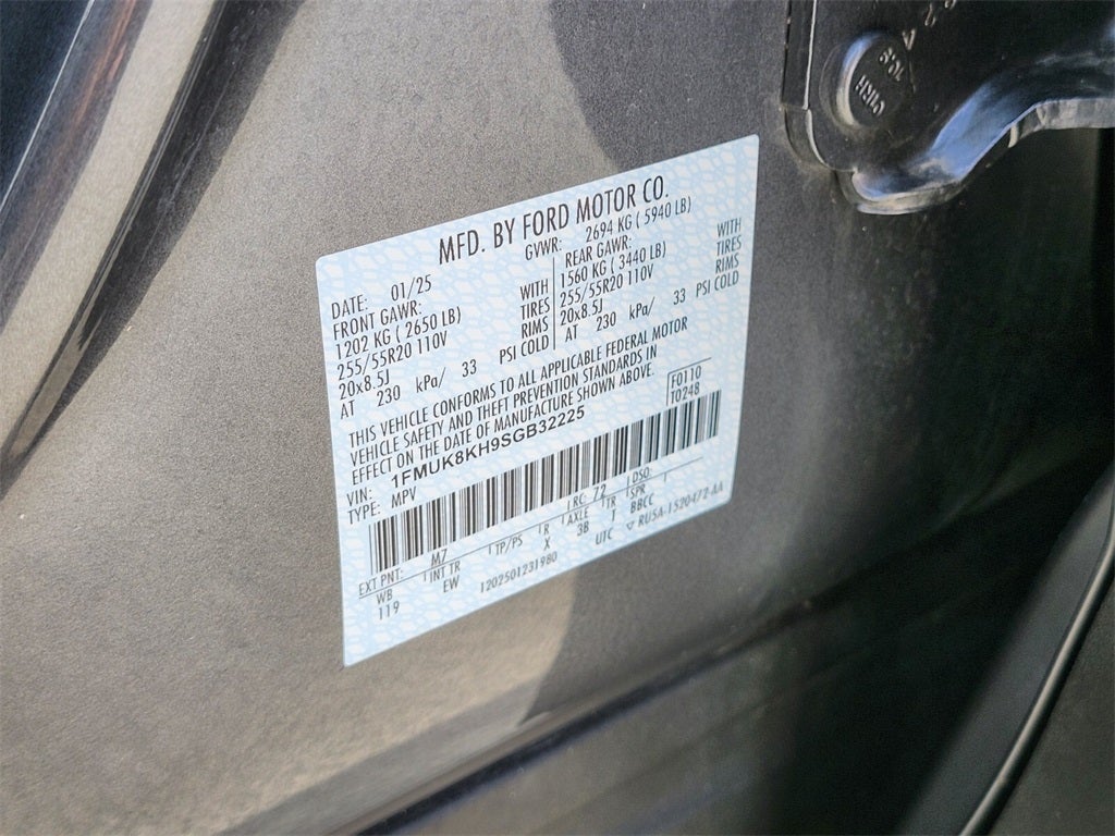 2025 Ford Explorer ST-Line