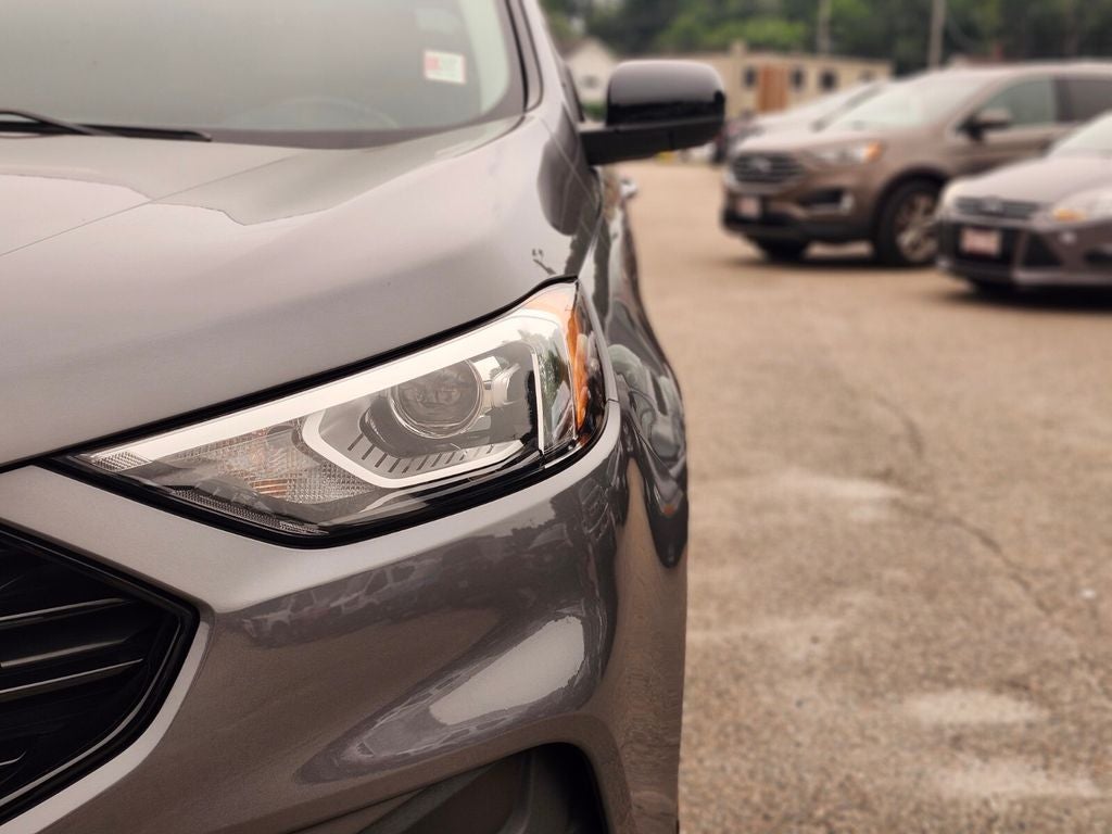 2022 Ford Edge SE