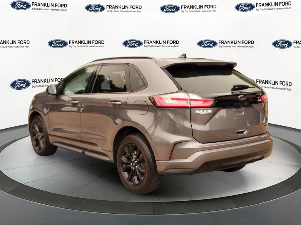 2022 Ford Edge SE