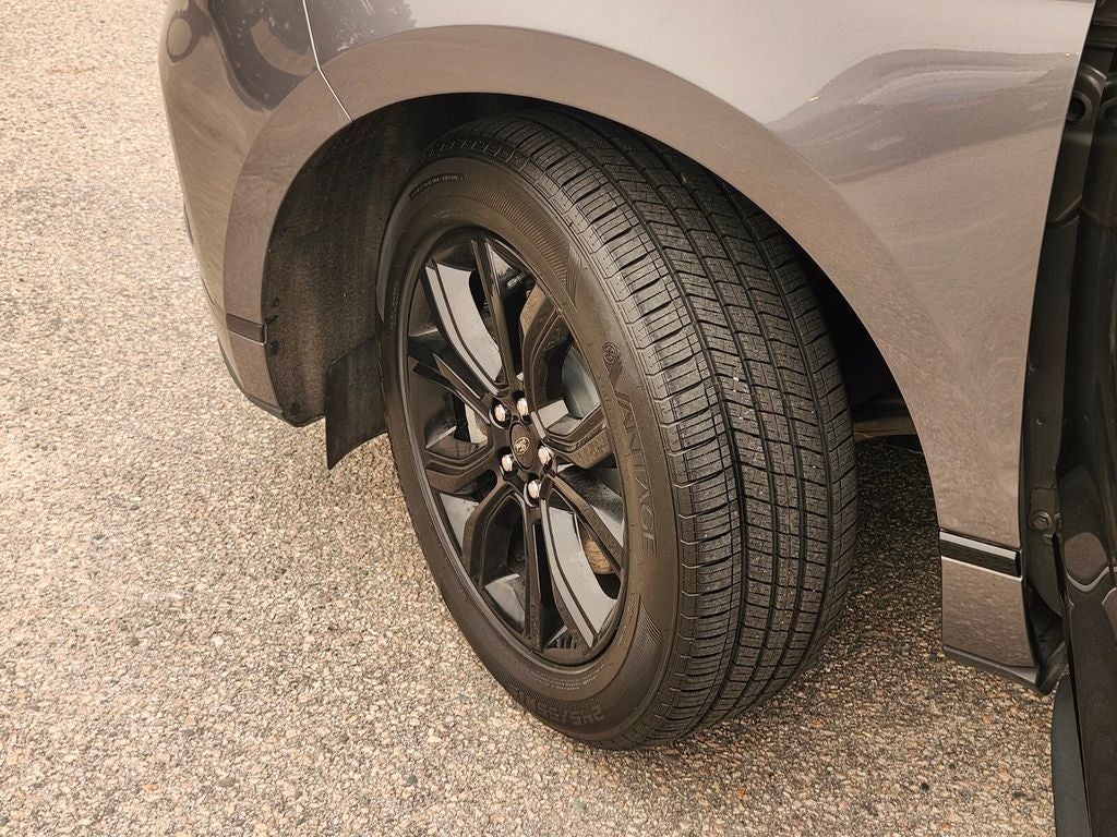 2022 Ford Edge SE