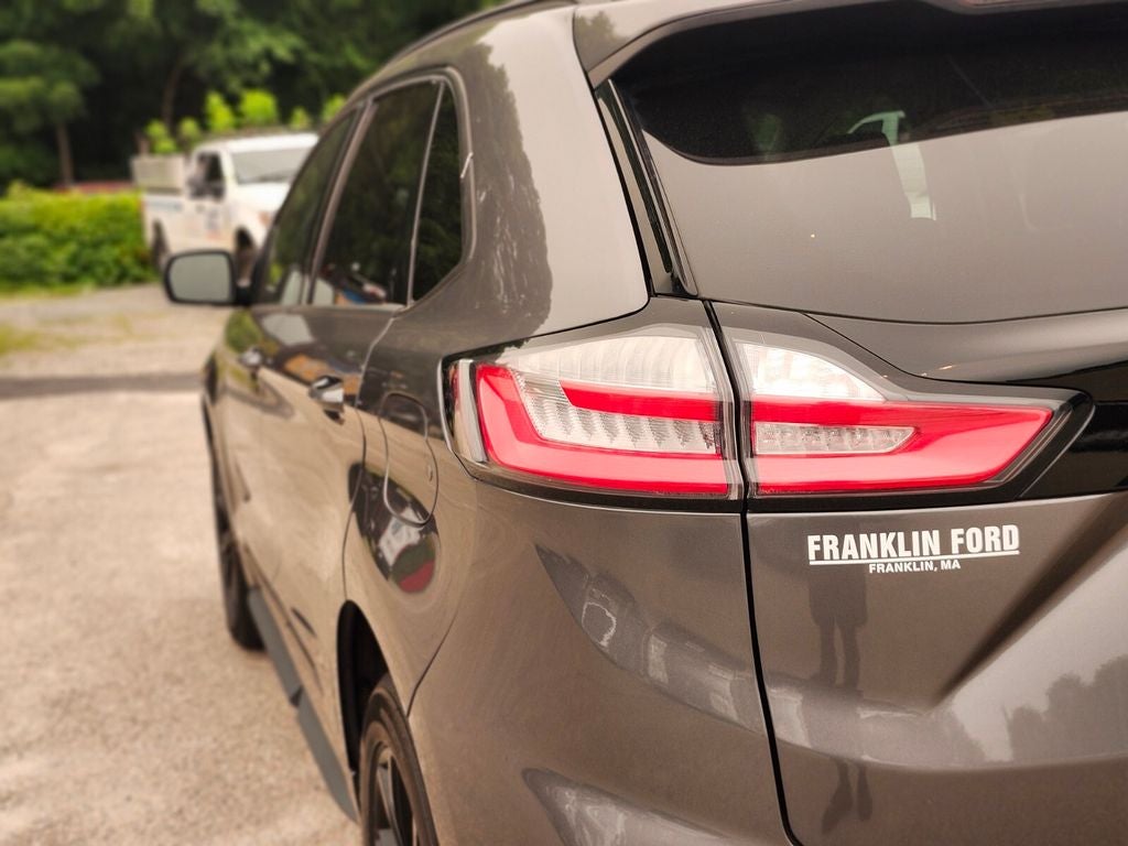 2022 Ford Edge SE