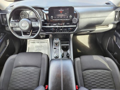 2022 Nissan Pathfinder SV