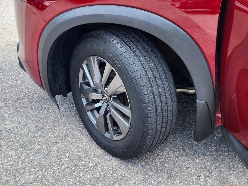 2022 Nissan Pathfinder SV