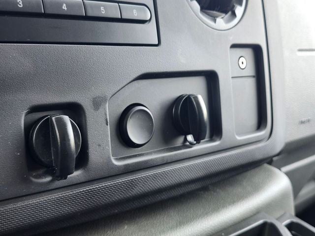 2015 Ford E-350SD Base Cutaway