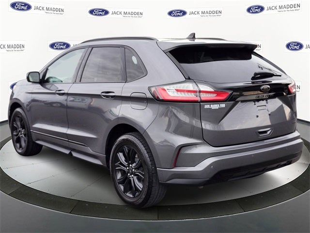 2022 Ford Edge SE