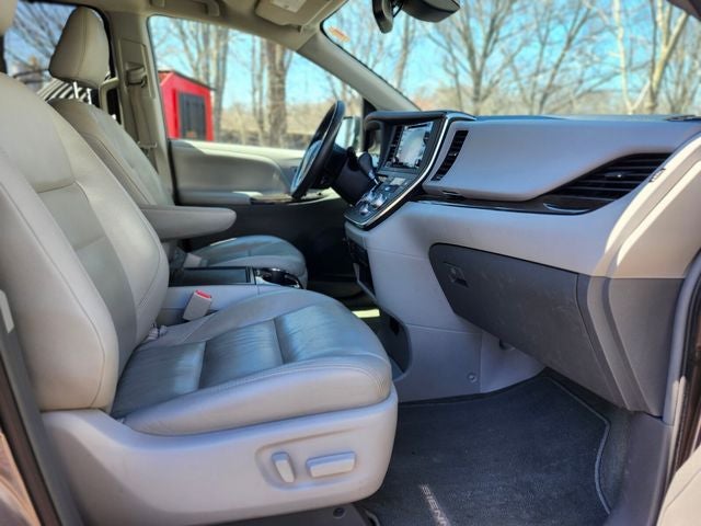 2018 Toyota Sienna XLE Premium 7 Passenger