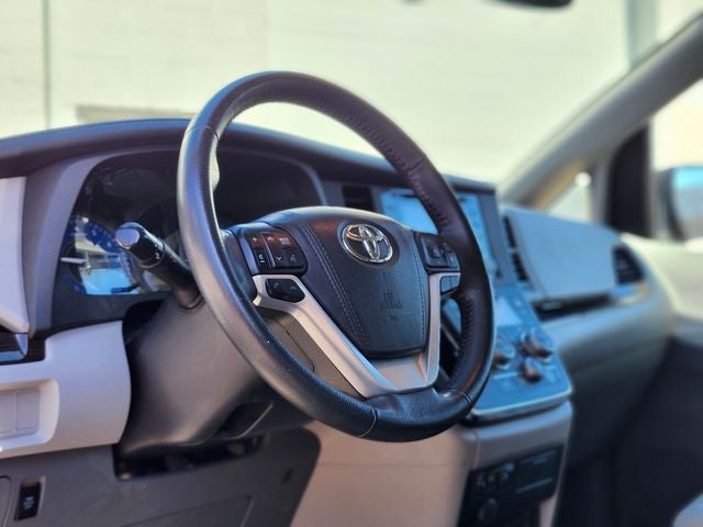 2018 Toyota Sienna XLE Premium 7 Passenger