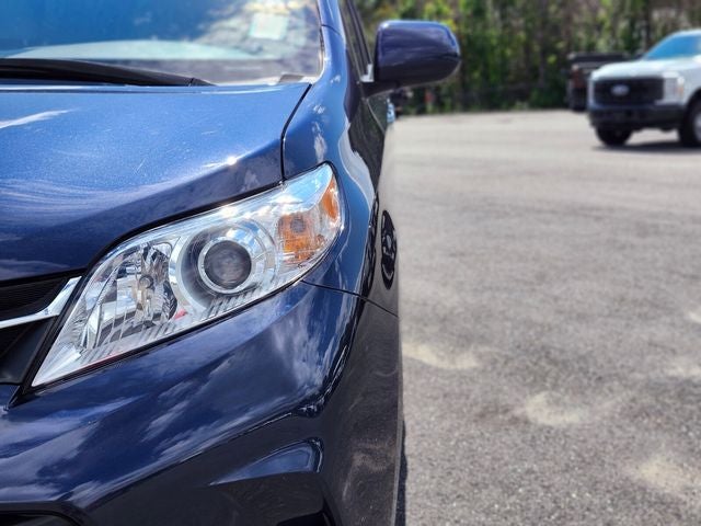 2020 Toyota Sienna LE 8 Passenger