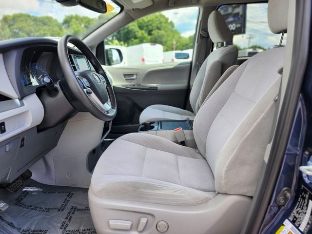 2020 Toyota Sienna LE 8 Passenger