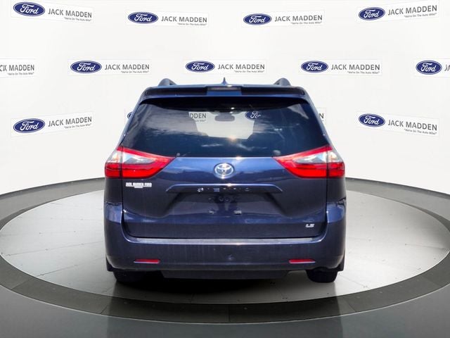 2020 Toyota Sienna LE 8 Passenger