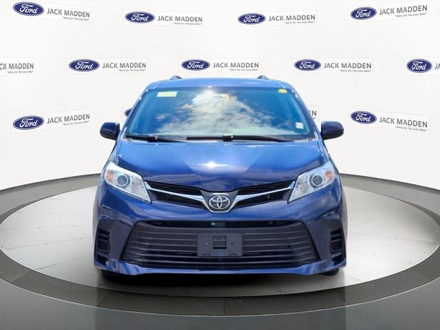 2020 Toyota Sienna LE 8 Passenger