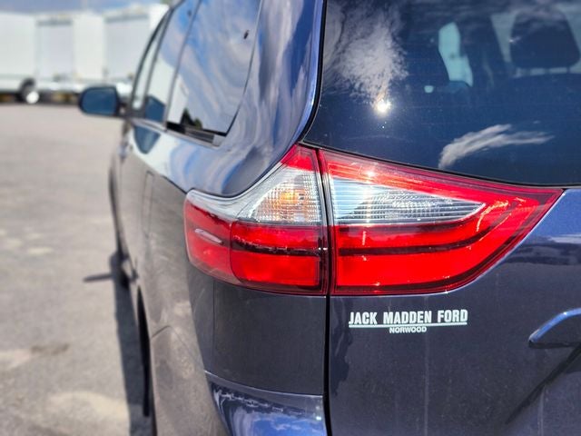 2020 Toyota Sienna LE 8 Passenger