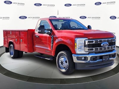 2025 Ford F-350SD XL DRW w/ Reading Steel Service Body