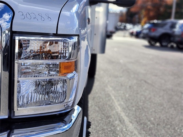 2026 Ford E-350SD Base Cutaway