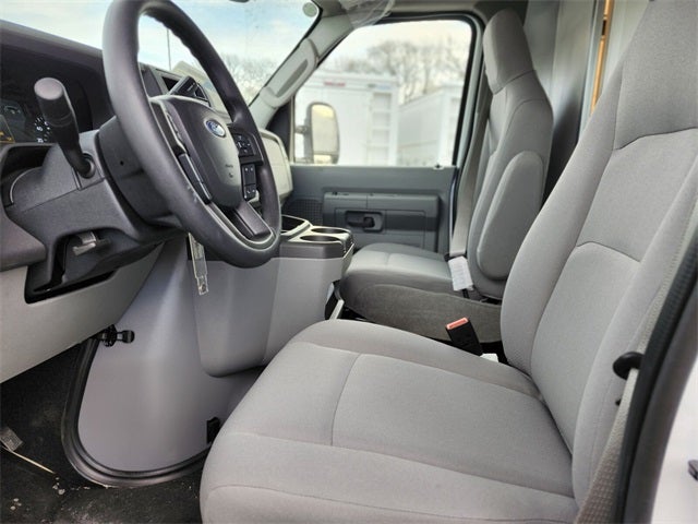 2026 Ford E-450SD Base DRW