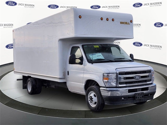 2026 Ford E-450SD Base DRW